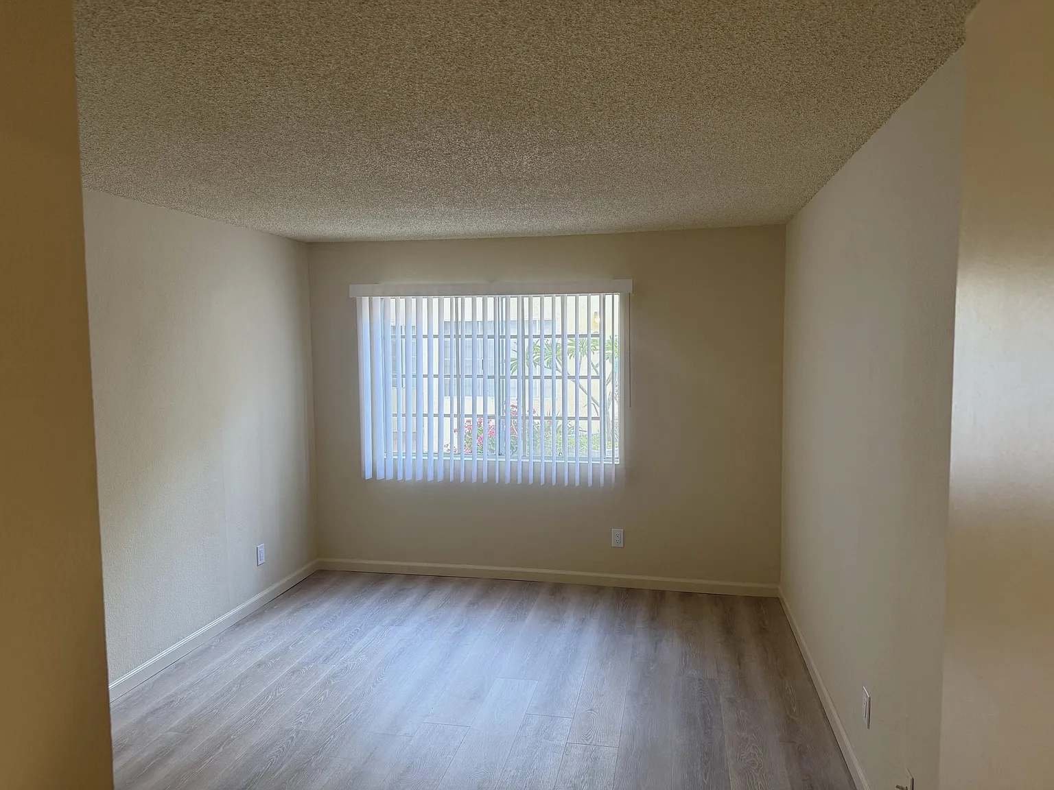 7300 Baird — Photo 3