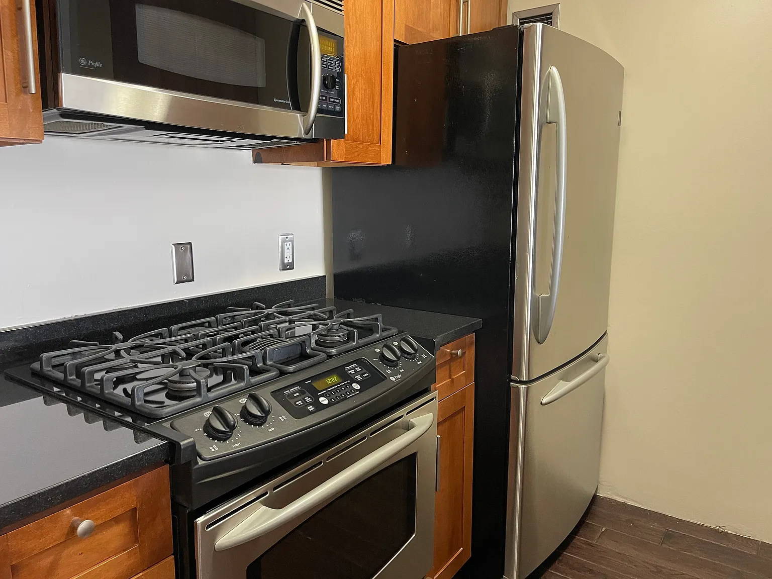 3 bed, 1253 sqft, $5,500 — Photo 3