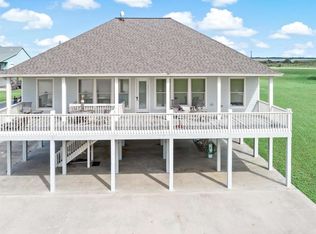 850 Gulf Cedar Dr, Crystal Beach, TX 77650