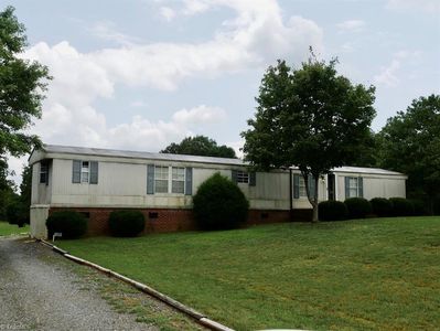 1186 Pitzer Rd, Walnut Cove, NC, 27052
