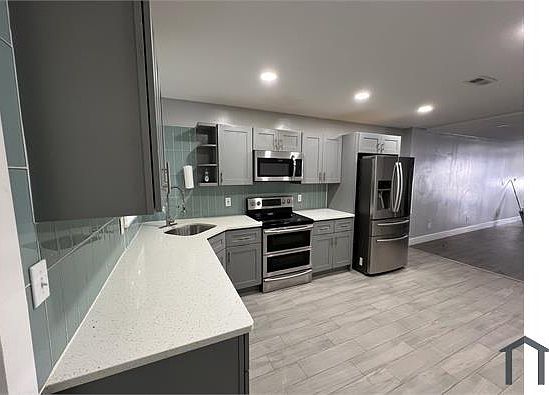 4th image of 2548 N Lee St