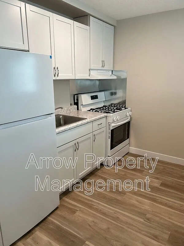 1 bed, 1.0 bath, $775 — Photo 3