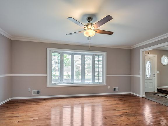 4th image of 810 Vaughn Ave