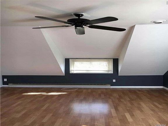 4th image of 4 Elmont Ln