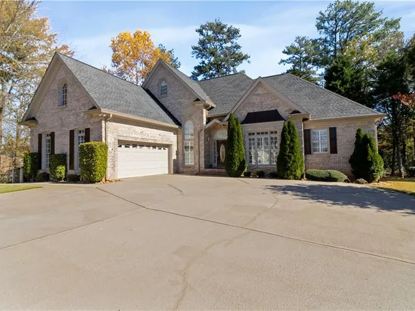 255 Carriage Station Dr, Lawrenceville, GA 30046