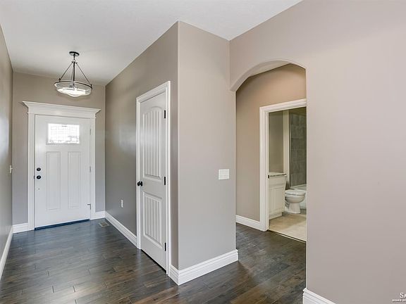 4th image of 2224 Brookfield Dr