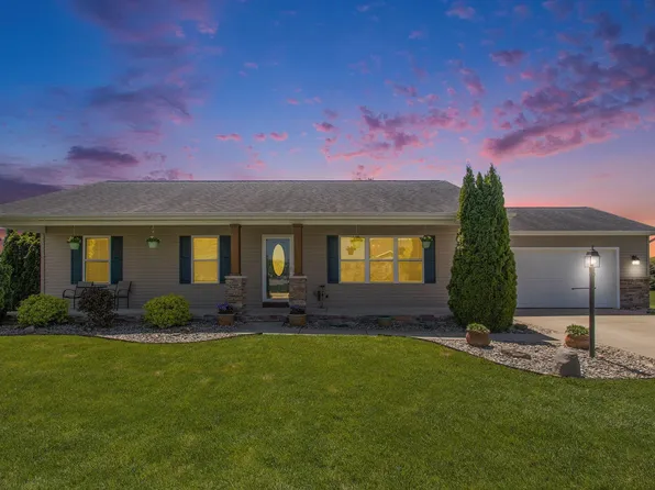 12808 Winding River Dr, Middlebury, IN 46540