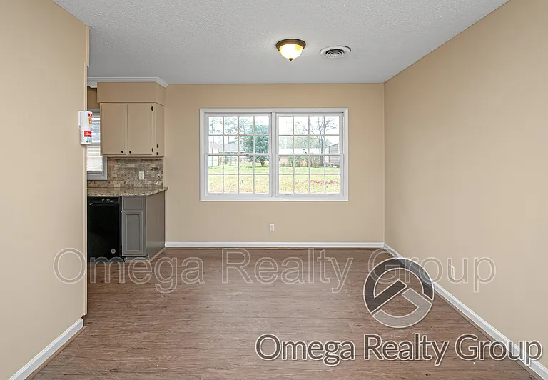 1265 Adell St — Photo 13