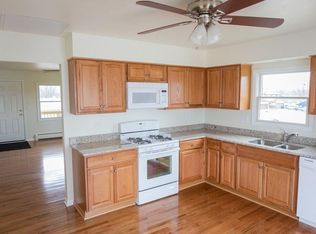1000 Manchester Ct APT 2, South Elgin, IL 60177