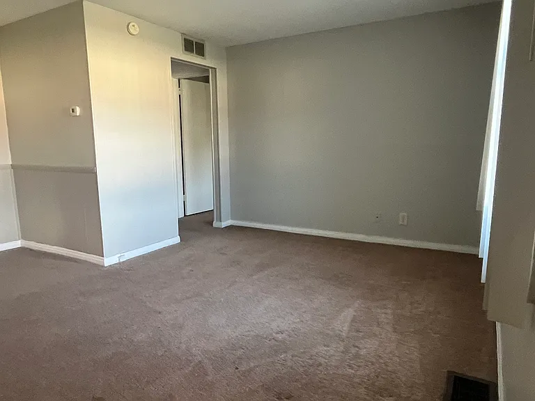25 Shirley Ln #22 — Photo 5