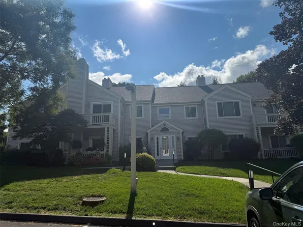 18 Bayberry Drive, Peekskill, NY 10566