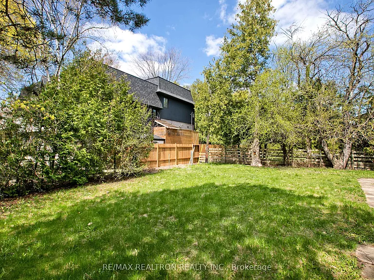 2 Callahan Rd — Photo 17