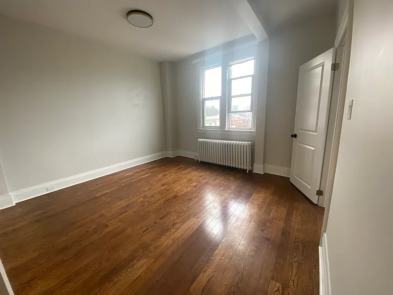 6 Fairlawn Ave #5 — Photo 8