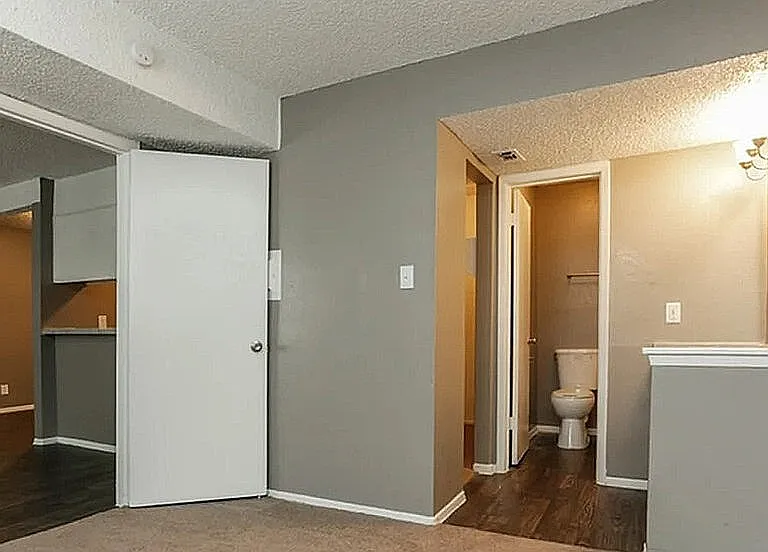 606 Embassy Oaks #717 — Photo 3