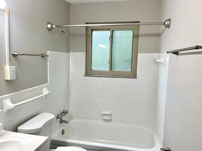 3217 Russell Blvd #5 — Photo 4