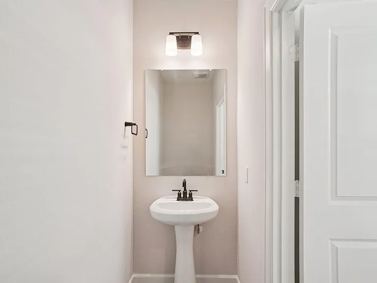 1006 Whispering Winds Dr — Photo 11
