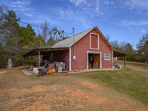 3rd image of 230 Country Club Rd