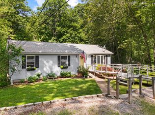 71 W Shore Dr, Clinton, CT 06413