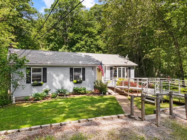 71 West Shore Drive, Clinton, CT 06413