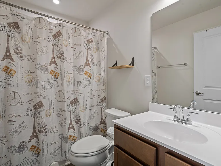 915 Romeria Dr — Photo 34