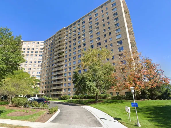 7033 N Kedzie Ave APT 904, Chicago, IL 60645