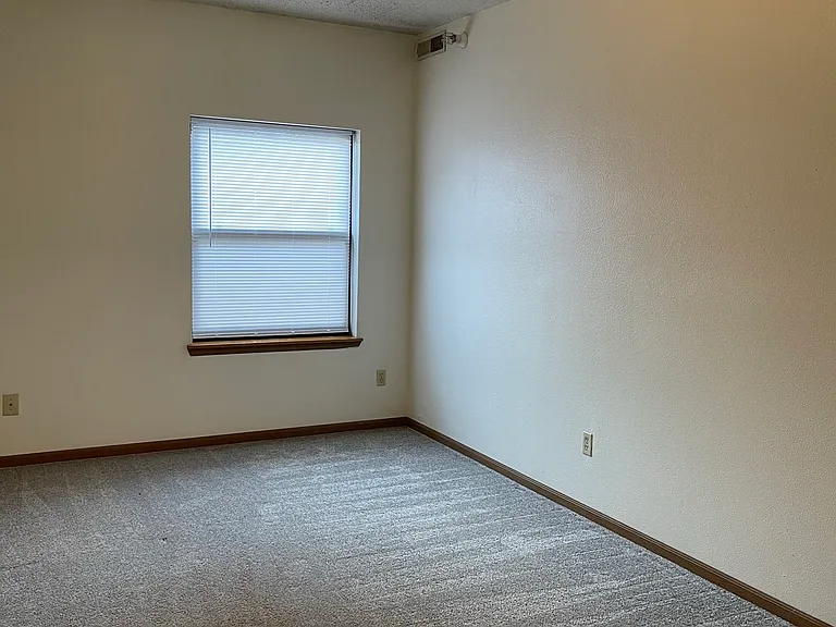 307 E College St #1812 — Photo 9