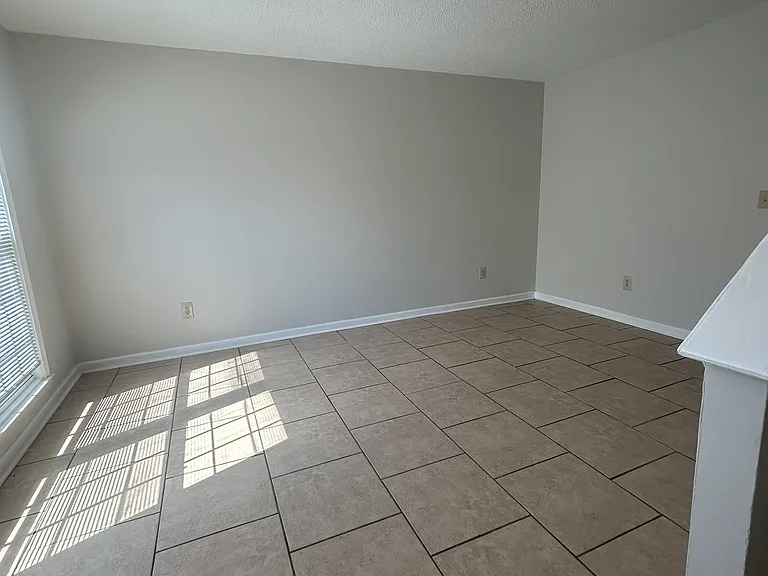 7 Anderson Ave #D — Photo 8