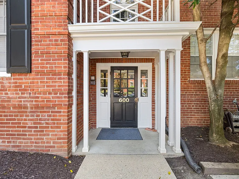 600 Bashford Ln #2333 — Photo 3