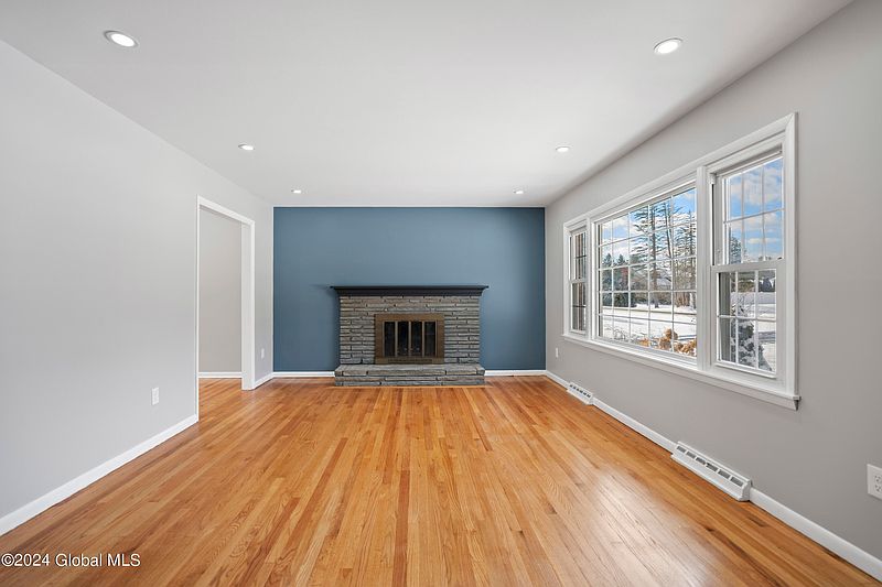 4th image of 6 Berkley Road