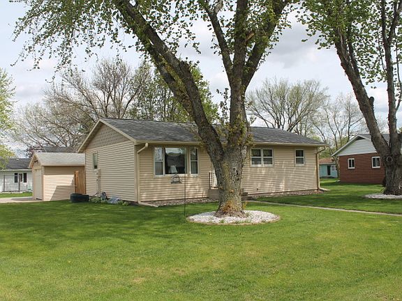 3rd image of 701 Meadowlark Ave