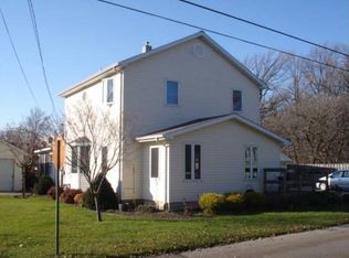10661 Elmhurst St, Luna Pier, MI 48157