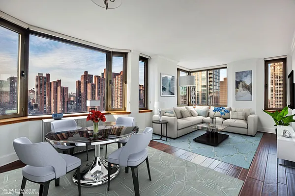 Sold by New York Residence | media 2