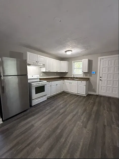 2 bed, 1025 sqft, $1,550 — Photo 4