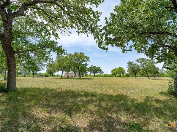 235 Acorn Rd, Lockhart, TX 78644