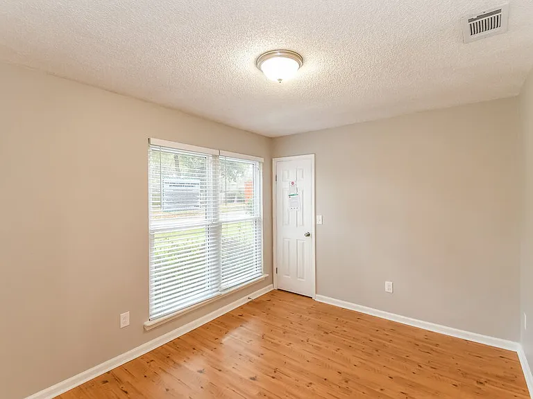 8136 Honeysuckle Ln — Photo 14