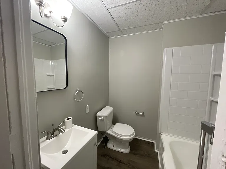 1053 Washington Ave #2 — Photo 6