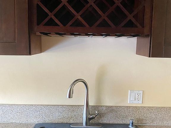 3rd image of 3684 Watseka Ave #201