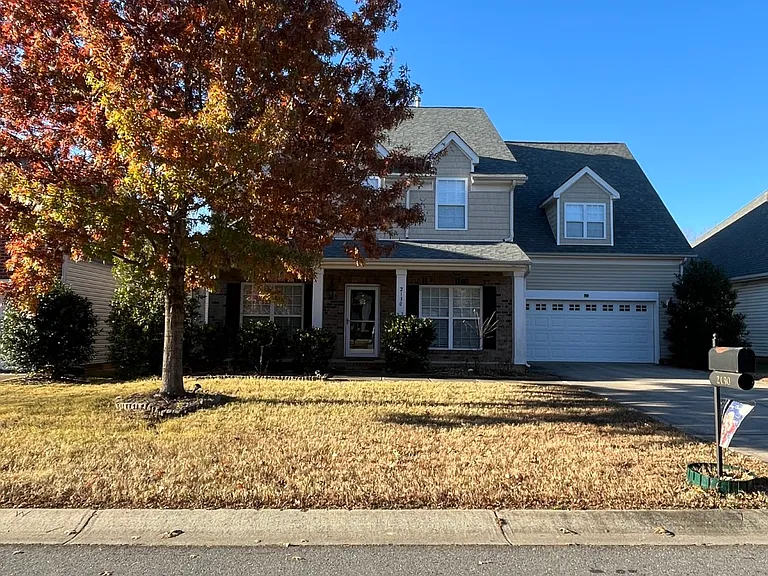 2130 Blue Iris Dr — Photo 1