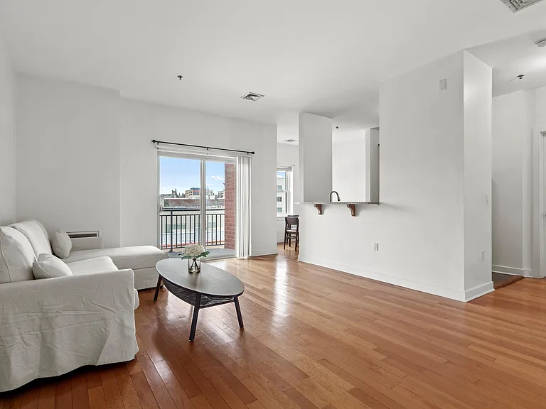 172 Culver Ave #407 — Photo 1