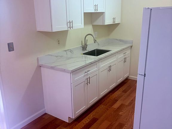 3rd image of 664 West Ave #666A