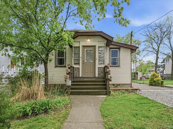 111 Ray Street, Freeport, NY 11520