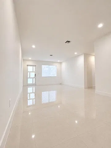 4 bed, 1420 sqft, $4,250 — Photo 4