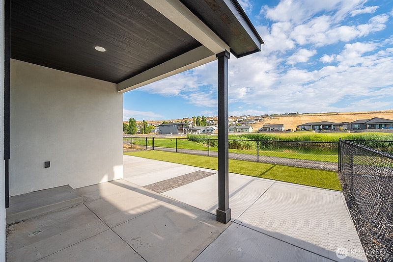 3rd image of 6651 Clubhouse Drive SE #92