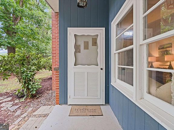 3rd image of 3229 Westmart Ln