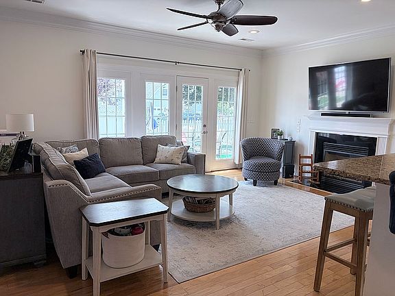 2nd image of 225 Callaway Cir