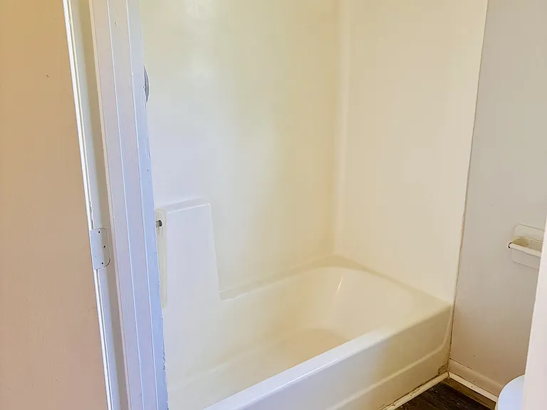 806 Miller Ave — Photo 14