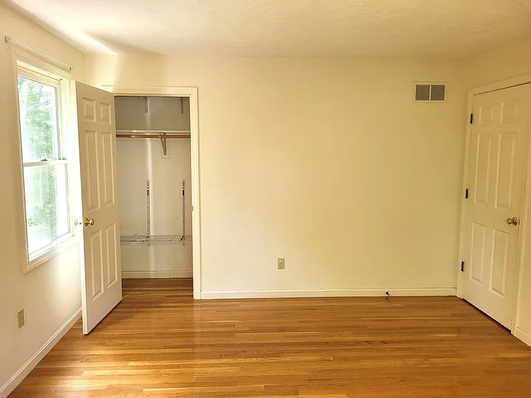 2399 Bay Rd — Photo 10