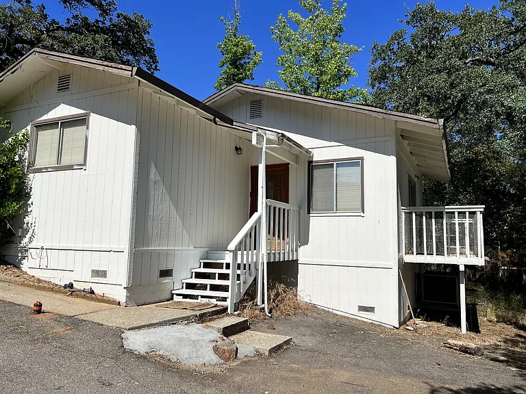 5201 Oak Springs Ct #B — Photo 1