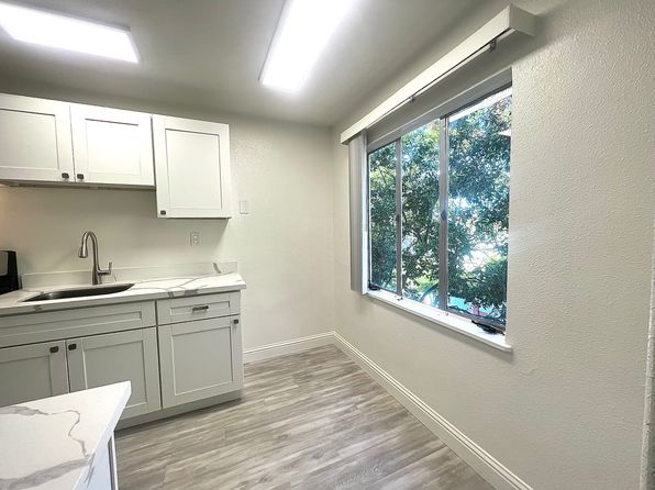 1907 E 30th St APT 307