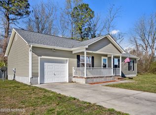 98 Meadow Farms Rd, Richlands, NC 28574